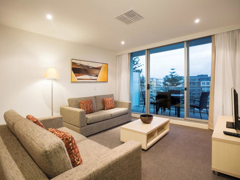 Oaks Glenelg Liberty Suites - Accommodation Main Beach 16