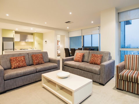 Oaks Glenelg Liberty Suites - Accommodation Main Beach 25