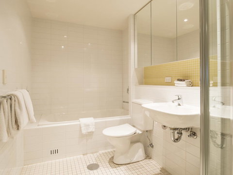 Oaks Glenelg Liberty Suites - Accommodation Main Beach 26
