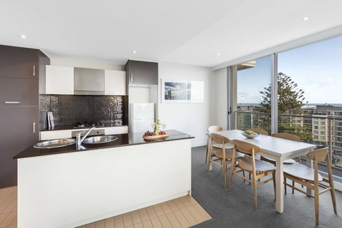 Oaks Glenelg Liberty Suites - Accommodation Main Beach 35