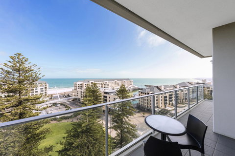 Oaks Glenelg Liberty Suites - Accommodation Main Beach 14