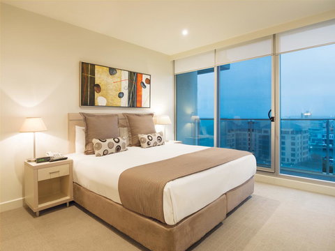 Oaks Glenelg Liberty Suites - Accommodation Main Beach 20