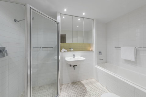 Oaks Glenelg Liberty Suites - Accommodation Main Beach 28