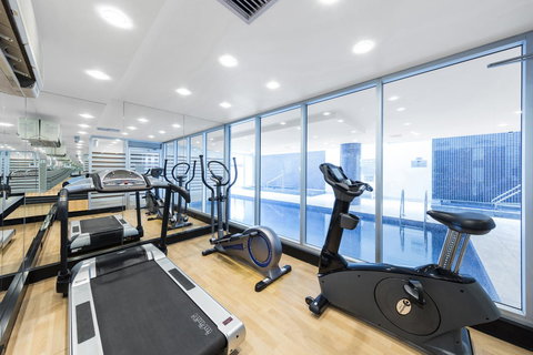 Oaks Glenelg Liberty Suites - Accommodation Main Beach 4