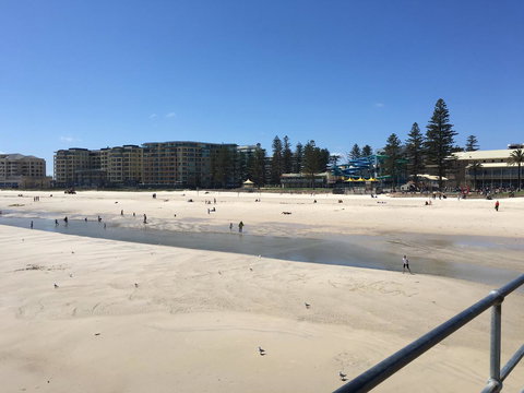 Beachside Luxury Getaway In Glenelg - Accommodation Main Beach 16