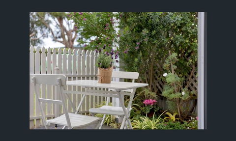 Wintergarden Beach Cabin - Accommodation Main Beach 2