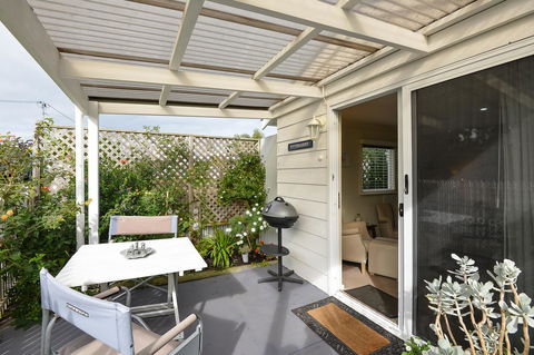 Wintergarden Beach Cabin - Accommodation Main Beach 7