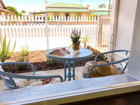 Inglenook Cottage - Accommodation Main Beach 13