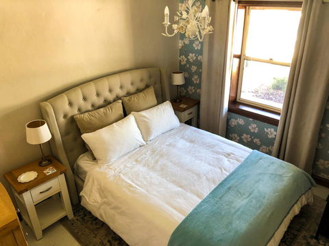 Inglenook Cottage - Accommodation Main Beach 3