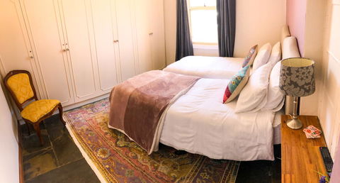Inglenook Cottage - Accommodation Main Beach 24