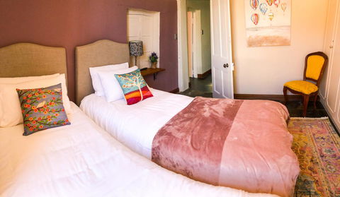 Inglenook Cottage - Accommodation Main Beach 26