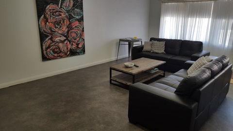 Aart Apartments - Accommodation Main Beach 9
