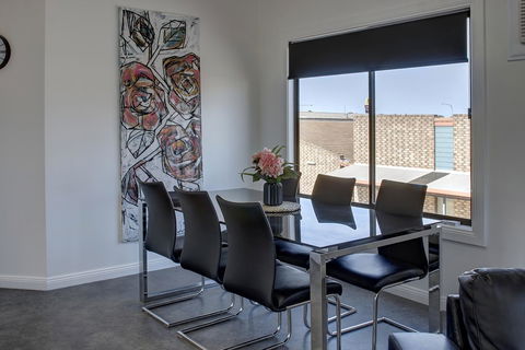 Aart Apartments - Accommodation Main Beach 20