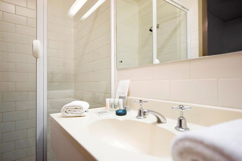 Adelaide Paringa - Accommodation Main Beach 14