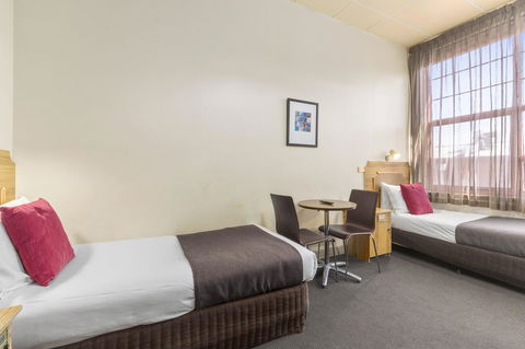 Adelaide Paringa - Accommodation Main Beach 12