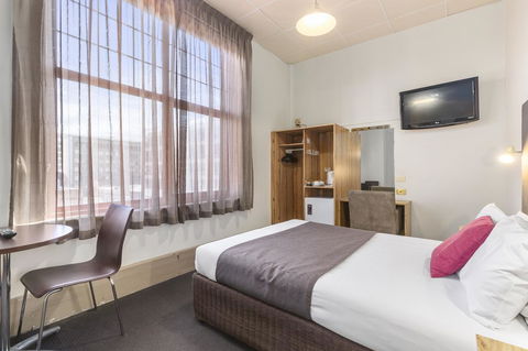 Adelaide Paringa - Accommodation Main Beach 3