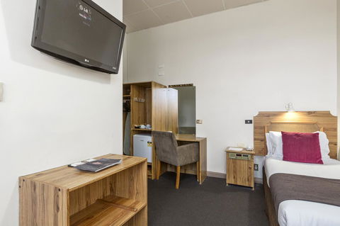 Adelaide Paringa - Accommodation Main Beach 7