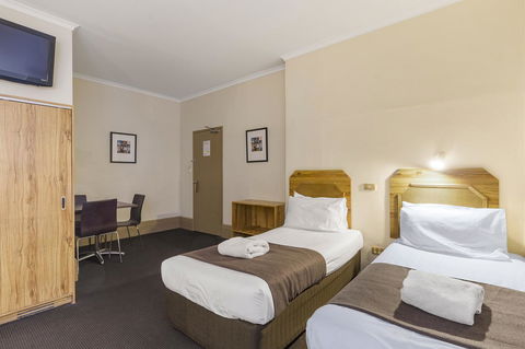 Adelaide Paringa - Accommodation Main Beach 10