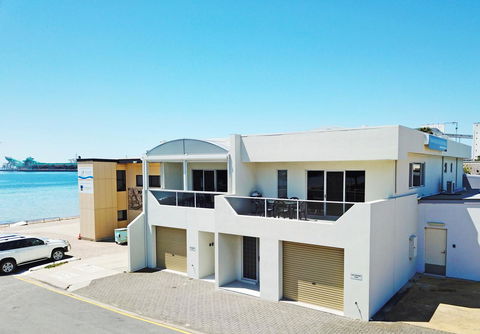 Tasman Beachside Apartment - Accommodation Main Beach 2