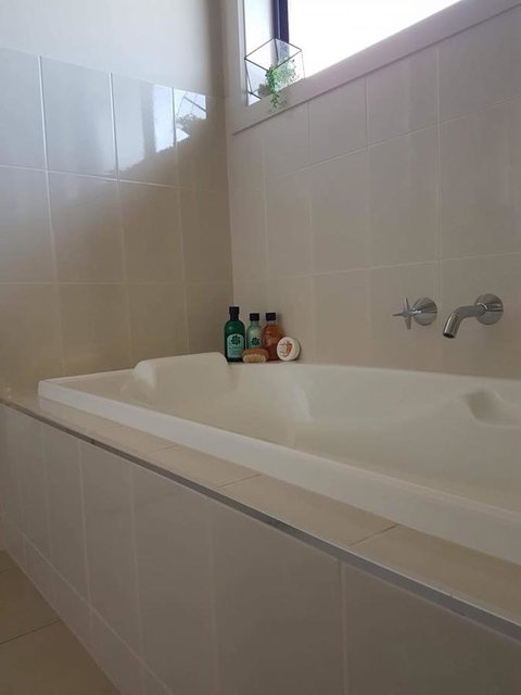 Little On Ash - Accommodation Main Beach 1