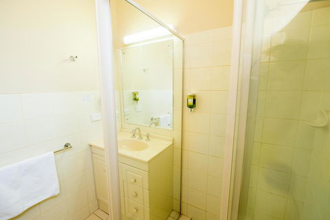 Jacksons Motor Inn - Accommodation Main Beach 19