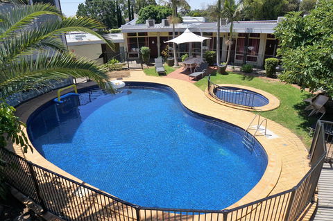 Jacksons Motor Inn - Accommodation Main Beach 0