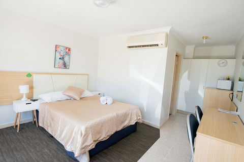 Jacksons Motor Inn - Accommodation Main Beach 20