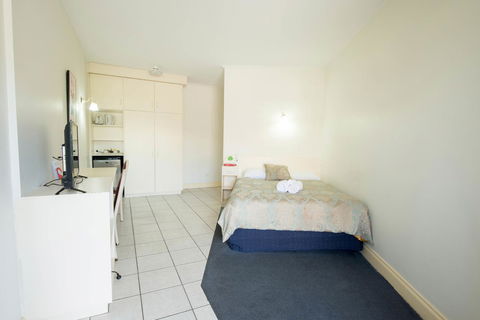 Jacksons Motor Inn - Accommodation Main Beach 32