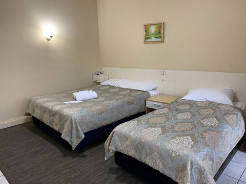 Jacksons Motor Inn - Accommodation Main Beach 37