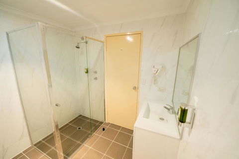 Jacksons Motor Inn - Accommodation Main Beach 21