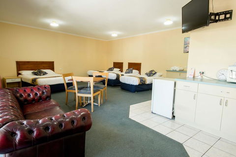 Jacksons Motor Inn - Accommodation Main Beach 25