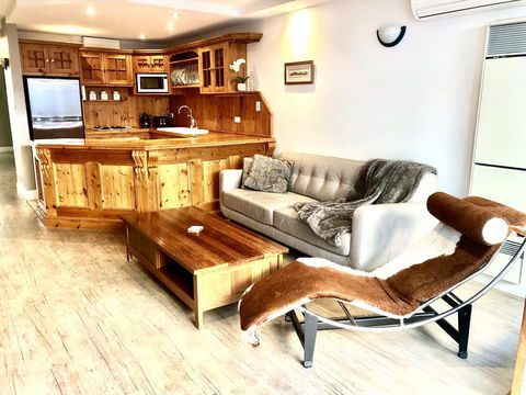 Superb Townhouse In North Adelaide - Accommodation Main Beach 1