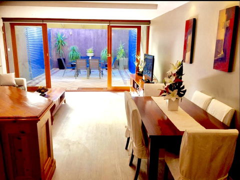 Superb Townhouse In North Adelaide - Accommodation Main Beach 9