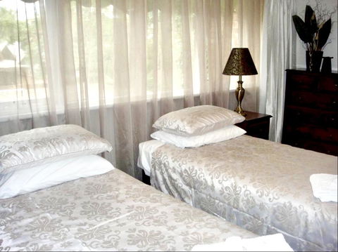 Superb Townhouse In North Adelaide - Accommodation Main Beach 7