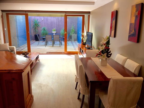 Superb Townhouse In North Adelaide - Accommodation Main Beach 20