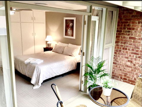 Superb Townhouse In North Adelaide - Accommodation Main Beach 3