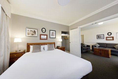 Majestic Old Lion Apartments - Accommodation Main Beach 13