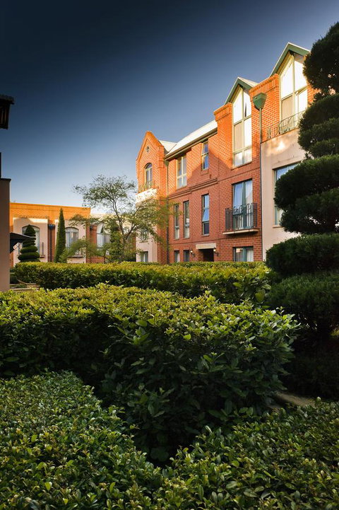 Majestic Old Lion Apartments - Accommodation Main Beach 17