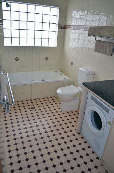 Arkana Motor Inn & Terrace Apartments - Accommodation Main Beach 32