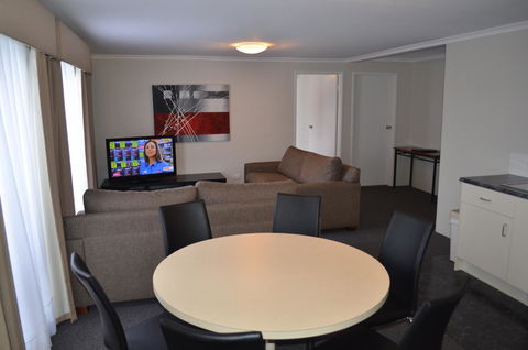 Arkana Motor Inn & Terrace Apartments - Accommodation Main Beach 8