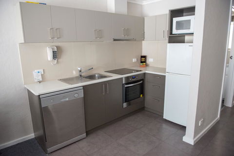 Arkana Motor Inn & Terrace Apartments - Accommodation Main Beach 3