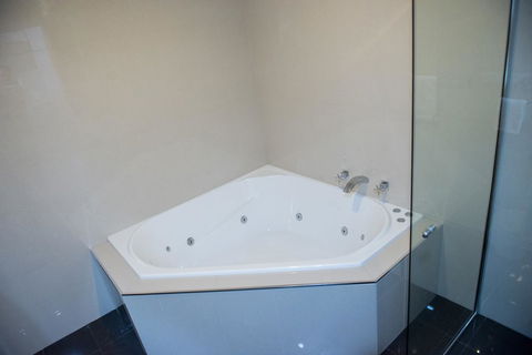 Arkana Motor Inn & Terrace Apartments - Accommodation Main Beach 17