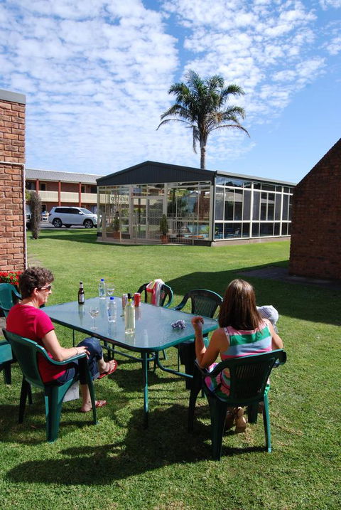 Arkana Motor Inn & Terrace Apartments - Accommodation Main Beach 12