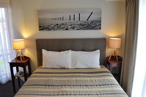 Arkana Motor Inn & Terrace Apartments - Accommodation Main Beach 5