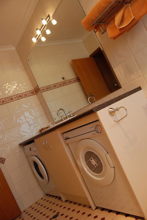 Arkana Motor Inn & Terrace Apartments - Accommodation Main Beach 31