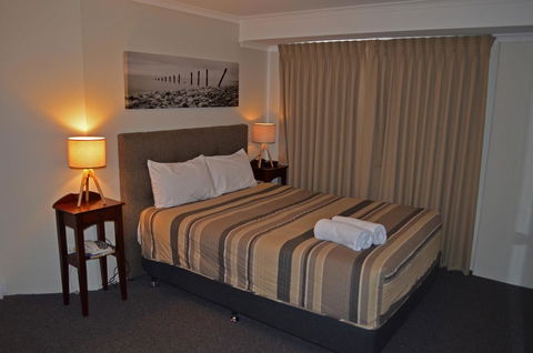 Arkana Motor Inn & Terrace Apartments - Accommodation Main Beach 1