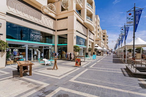 Heart Of Glenelg BnB - Accommodation Main Beach 17