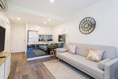 Heart Of Glenelg BnB - Accommodation Main Beach 7