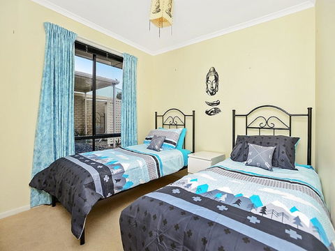 Lakeside - Encounter Bay - Accommodation Main Beach 12