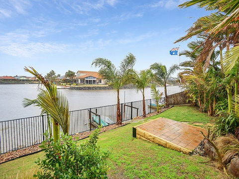 Lakeside - Encounter Bay - Accommodation Main Beach 2